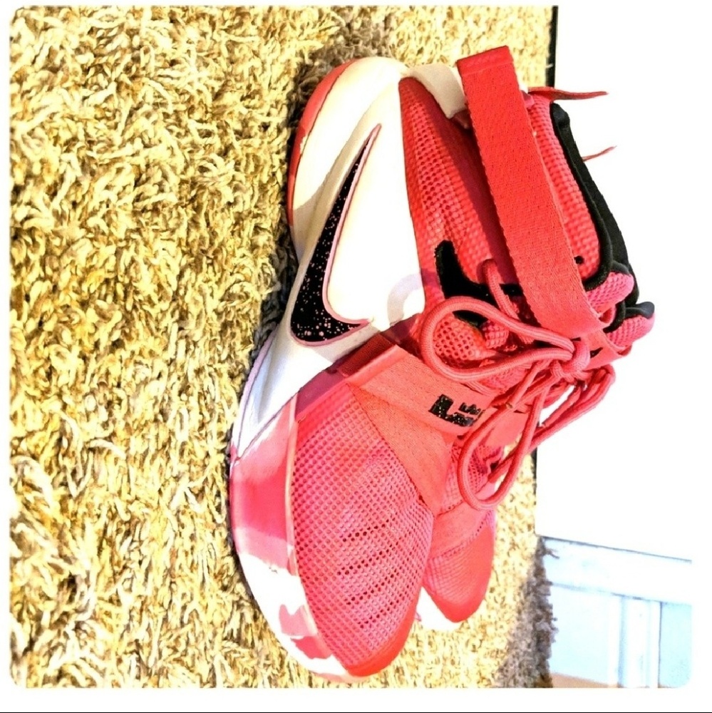 Nike LeBron soldier 9 Think Pink